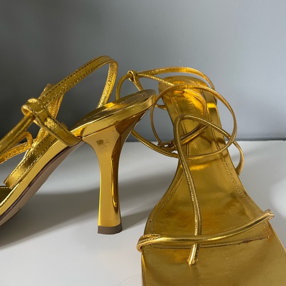BOTTEGA VENETA GOLD LINE HEELS - Picture 9 of 13